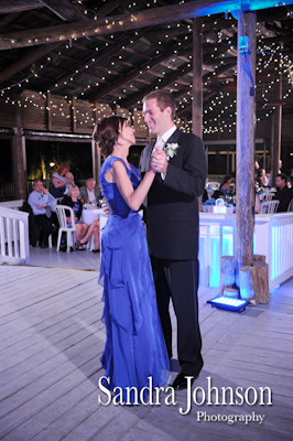 Best Lakeside wedding at Paradise Cove in Orlando, Florida - Wedding photographer - Sandra Johnson (SJFoto.com)